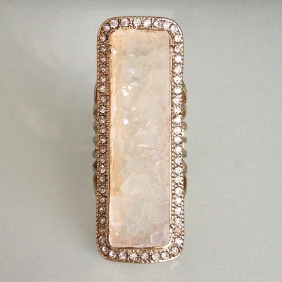 CLEAR STONE GOLD RING - Picture 3 of 4