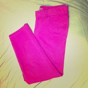 Bubble gum pink crop pants