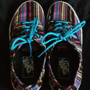 Cool designed women vans shoes !