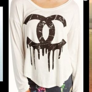 Chanel dripping logo tee!