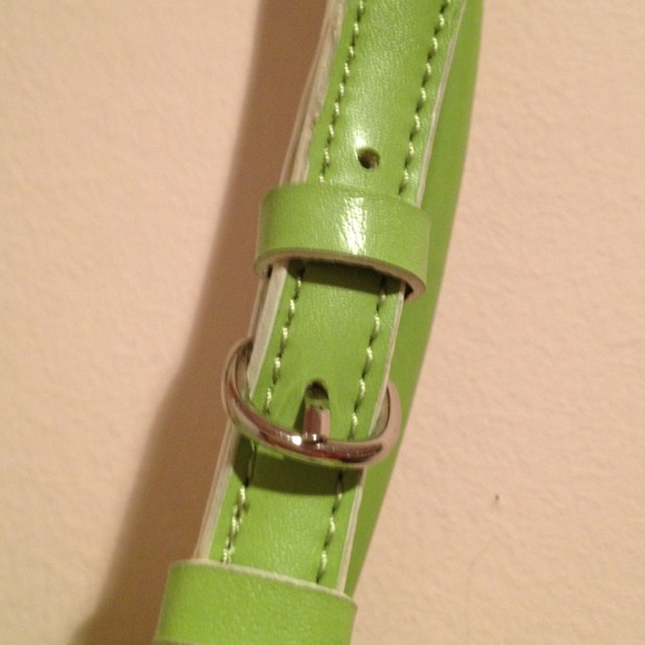 NEW Pistachio Green Faux Leather Mini Purse - Picture 3 of 4