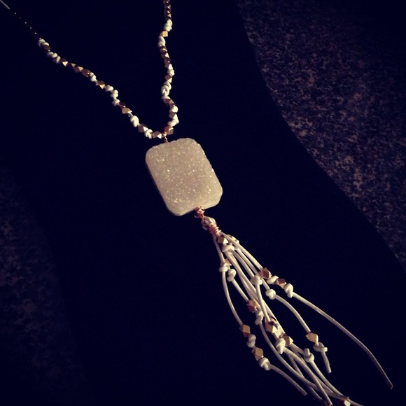 Knotted Leather Neck "Glitz".
