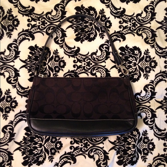 SALE!!! 🌺 Authentic COACH purse! 🌹