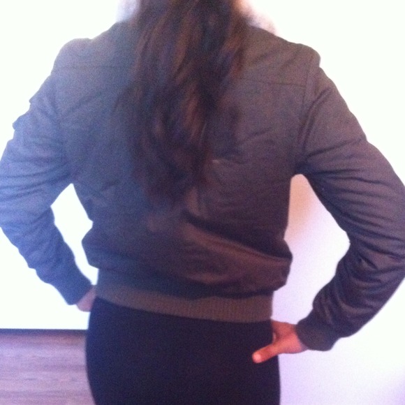 Jacket - Picture 3 of 4