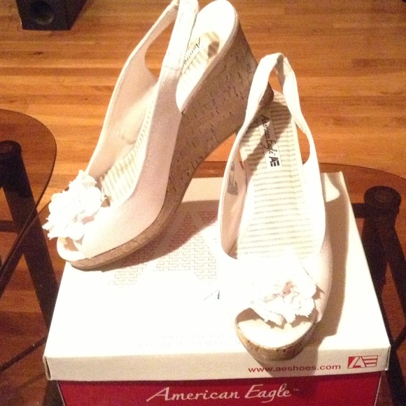 White American Eagle Wedges