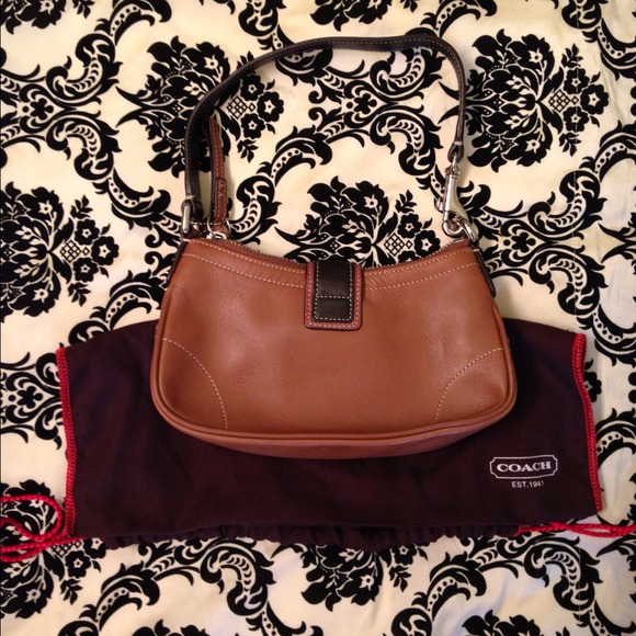 SALE!!! 🎅Coach purse- brown leather! 🎄 - Picture 2 of 4