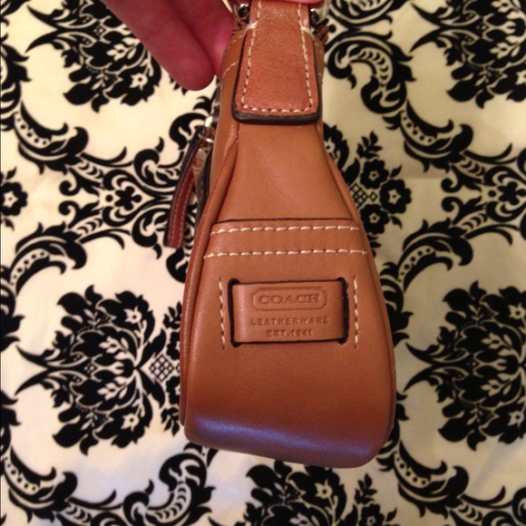SALE!!! 🎅Coach purse- brown leather! 🎄 - Picture 4 of 4