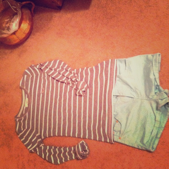 ❌Sold❌Grey stripped long sleeved shirt!