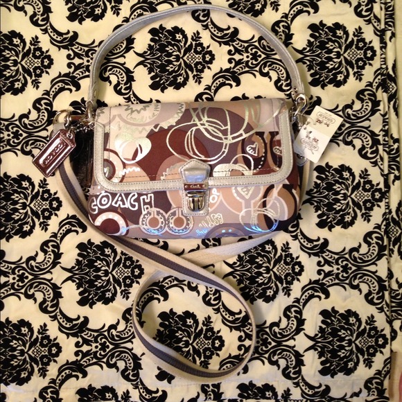 ⭕️RESERVED⭕️ for ellynblujewelr Coach Poppy purse