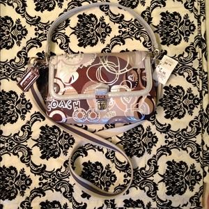 ⭕️RESERVED⭕️ for ellynblujewelr Coach Poppy purse