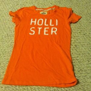 Hollister Tshirt! Size medium (: