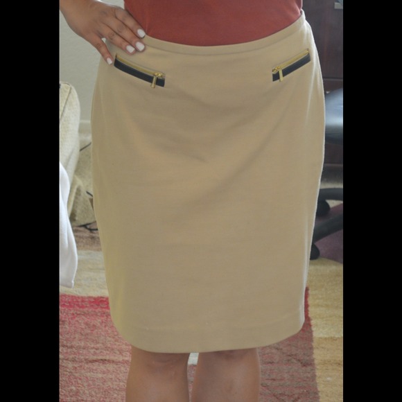 SOLD! 🚫Calvin Klein Khaki Skirt