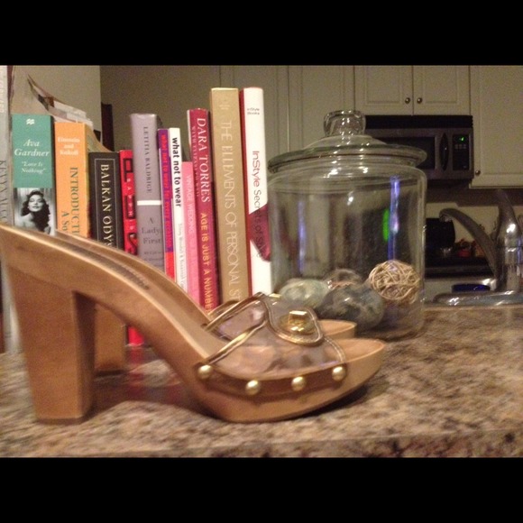 Perfect Coach heels for summer!