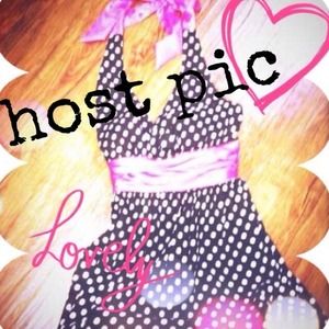🎉HOST PIC🎉Polka Dot Halter Dress!