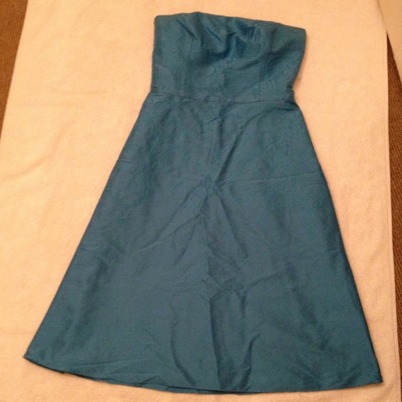 Beautiful silk embroidered Ann Taylor dress size 6