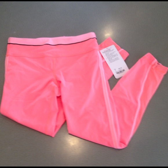 SOLD! Lululemon Run: Pace Tight