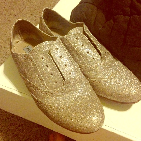 STEVE MADDEN Glittered Oxford-type shoes