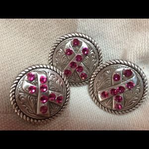 Decorated conchos