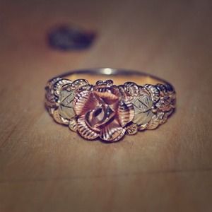 ❗❗SOLD❗❗10k gold ring
