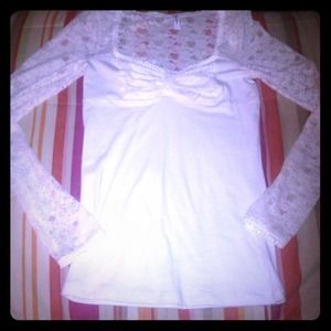 ✨FREE PEOPLE LACE TOP✨