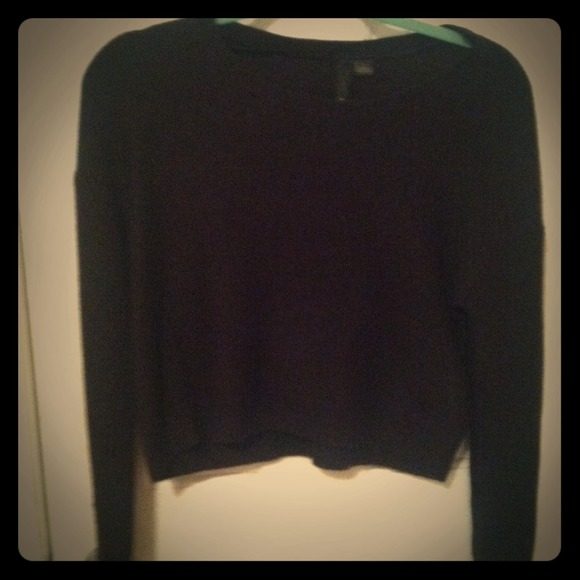 🚫SOLD🚫Black crop pullover sweater