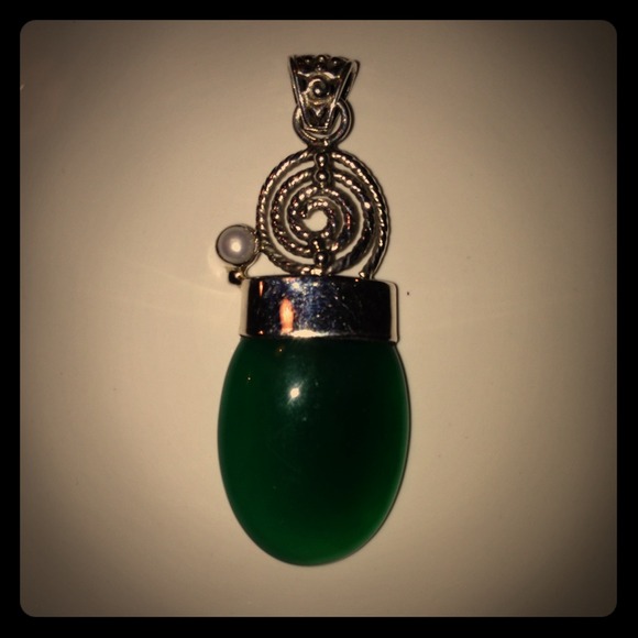 Sterling silver 925 dyed agate pendant
