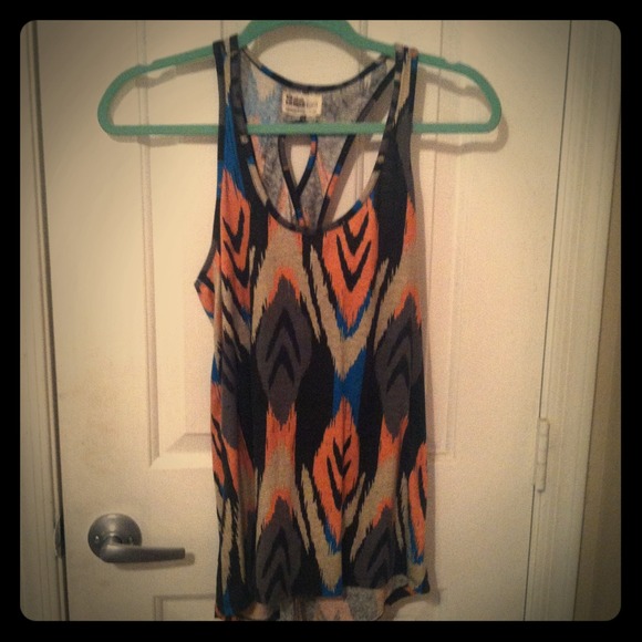 🚫SOLD🚫Tribal print top