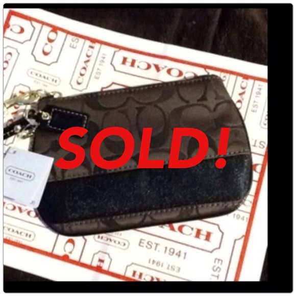 [SOLD] COACH brown signature Wristlet - Picture 1 of 4