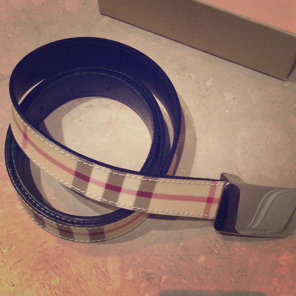 Authentic Burberry Belt 40/100