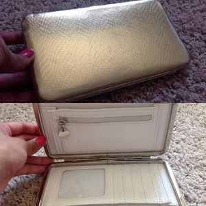 Gold wallet