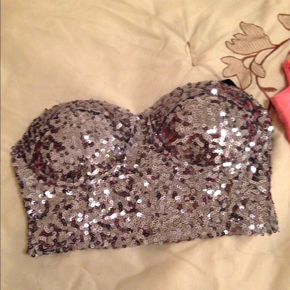 Strapless corset