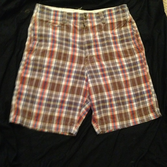 SOLD!! American eagle men's shorts size 32