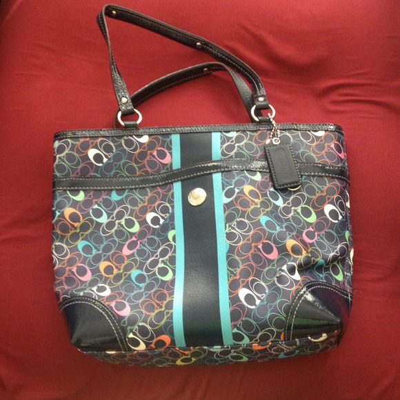 Authentic Coach Handbag ! ALL OFFERS WELCOME !