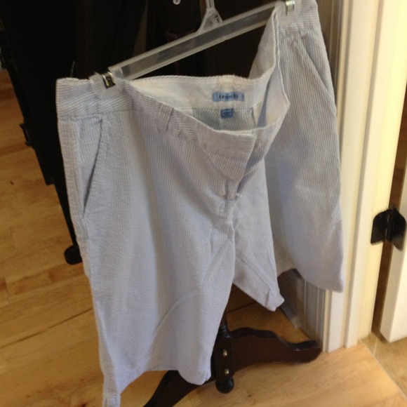 SOLD2 Women's Izod size 14. Pink and blue striped