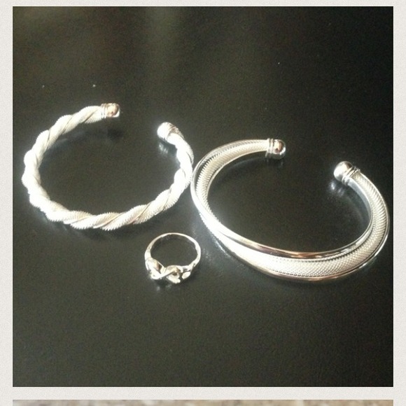 Tiffany jewelry 2 bracelets & ring 925 sterl