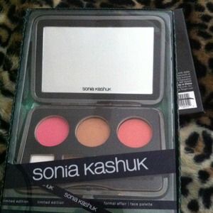 💫FREE💫👇👇Sonia kashuk limited edition pallete.