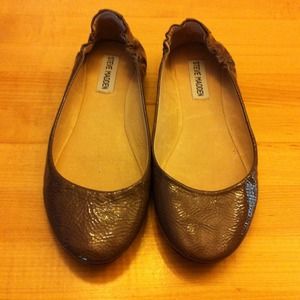 ❤SOLD❤️ Steve Madden Taupe Color Flats