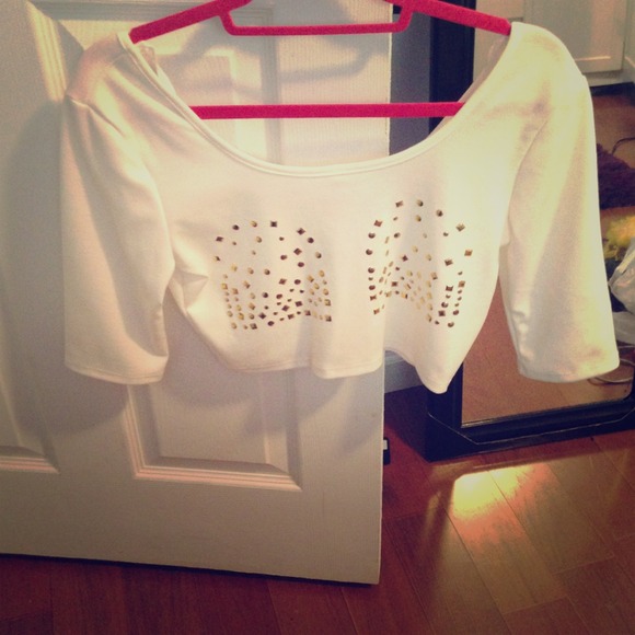 Crop top never worn before.