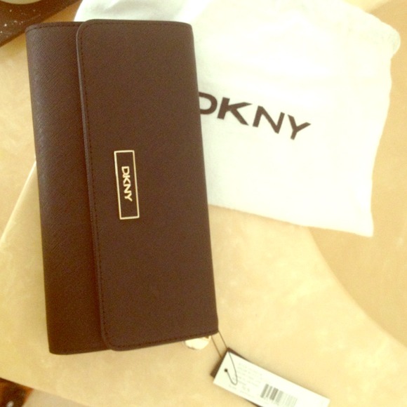 DKNY wallet