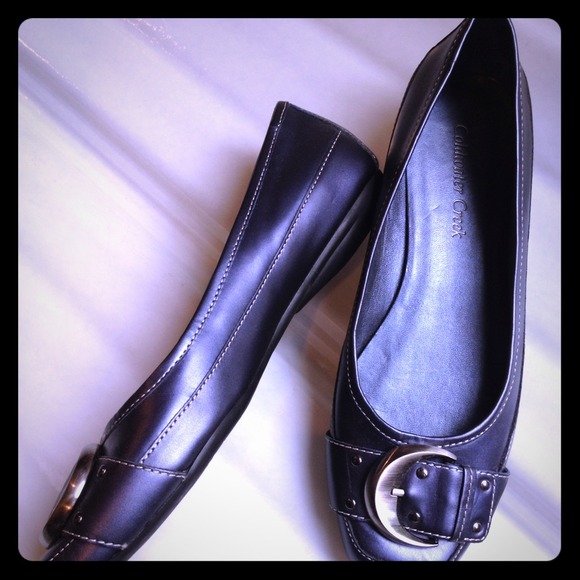 ❌SOLD❌ Cute comfy flats!