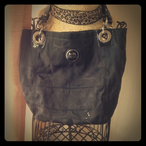 Authentic coach bag used! Reduced had to go ! (: