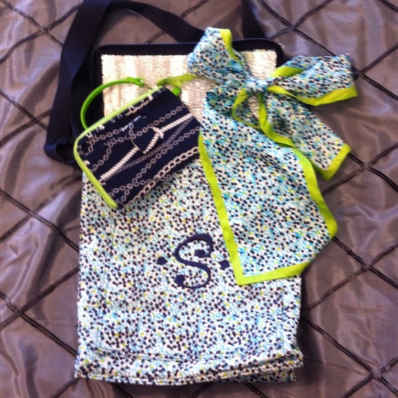 Picnic Thermal/Wristlet Wallet/Scarf