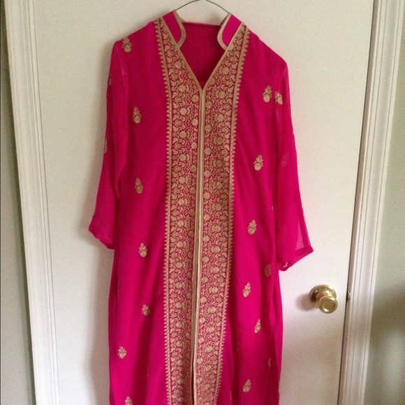 🚫Sold.  Kaftan style Pakistani Fuschia