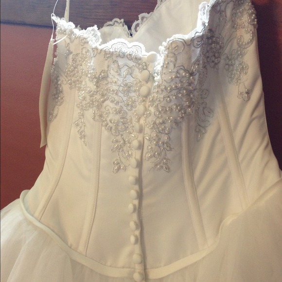 🎉HOST PICK 6/16🎉NWT Beautiful Wedding Dress Sz 8 - Picture 3 of 4