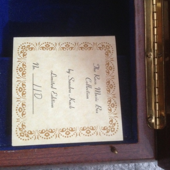 Limited Edition Music Box - Picture 4 of 4