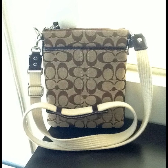 Authentic COACH Swingpack Brown