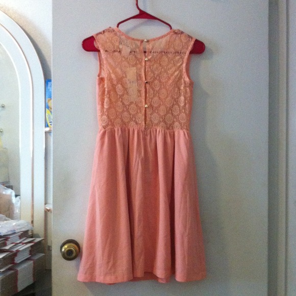 Dresses & Skirts - ❌SOLD❌New peach lace button up back dress