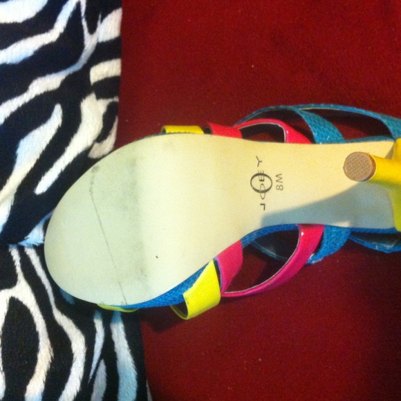 Colorful heels! - Picture 3 of 4