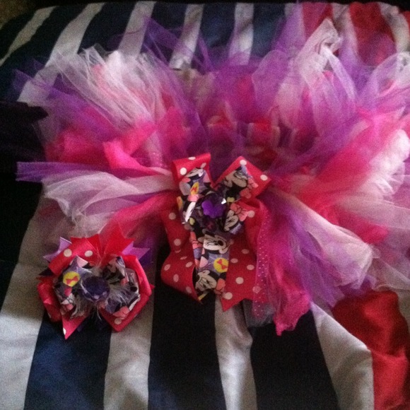 Custom made tutu . With hair clip and bow on tutut