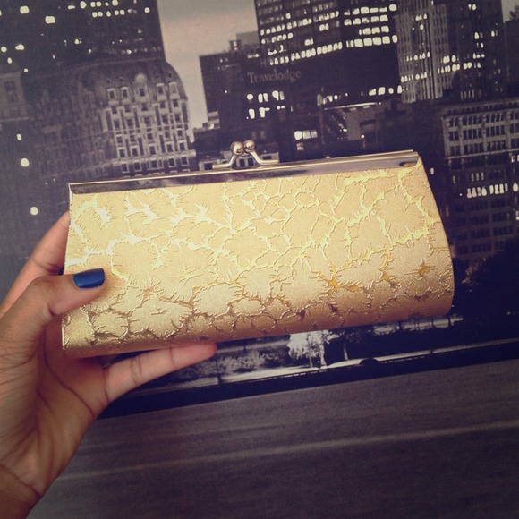 Gold detailed clutch 👛👛